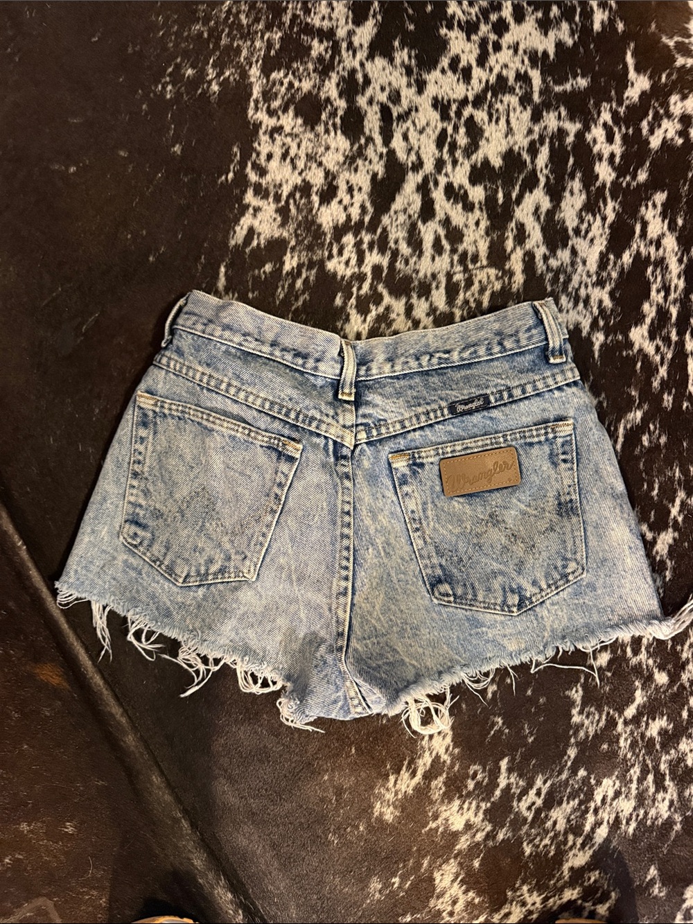 Wrangler Light Blue Distressed High-Rise Denim Cutoff Shorts size 7 fit like 3